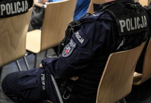 odprawy do służby policjantów prewencji, ruchu drogowego, SPAP i innych w ramach zabezpieczenia COP24 oraz wyjazd w teren i służba na mieście