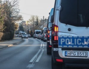 odprawy do służby policjantów prewencji, ruchu drogowego, SPAP i innych w ramach zabezpieczenia COP24 oraz wyjazd w teren i służba na mieście