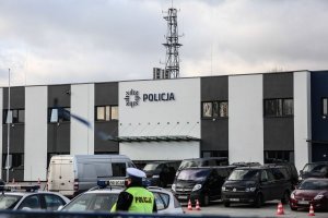 odprawy do służby policjantów prewencji, ruchu drogowego, SPAP i innych w ramach zabezpieczenia COP24 oraz wyjazd w teren i służba na mieście