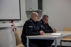 odprawy do służby policjantów prewencji, ruchu drogowego, SPAP i innych w ramach zabezpieczenia COP24 oraz wyjazd w teren i służba na mieście