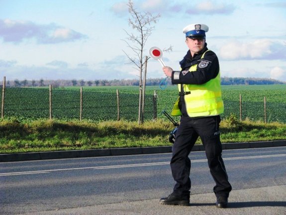 policjant z lizakiem