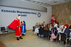 spotkanie wigilijne z podopiecznymi Fundacji Pomocy Wdowom i Sierotom po Poległych Policjantach