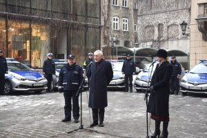 Uroczyste przekazanie 21 nowoczesnych radiowozów dla krakowskiej Policji