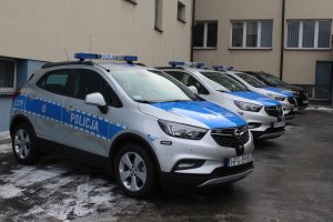 Uroczyste przekazanie radiowozów dla suskich policjantów