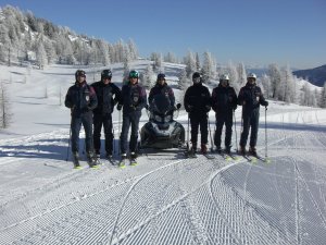 Polscy policjanci patrolują stoki włoskich Dolomitów