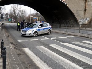 Policjanci zabezpieczają kolejny dzień konferencji dotyczącej Bliskiego Wschodu