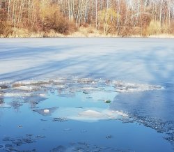 Lód na &quot;Adriatyku&quot; załamał się pod ciężarem nastolatków