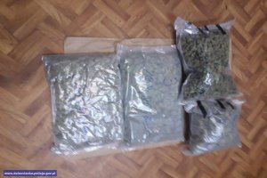 zabezpieczona przez policjantów marihuana