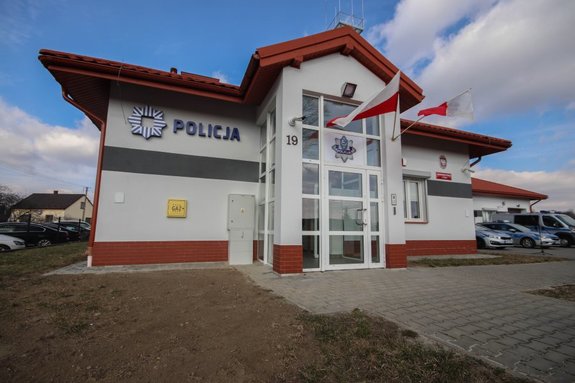 Wizyta Ministra Spraw Wewnętrznych i Administracji w Komisariacie Policji w Żabnie