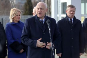 Wizyta Ministra Spraw Wewnętrznych i Administracji w Komisariacie Policji w Żabnie