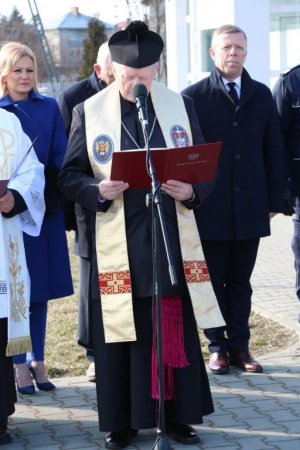 Wizyta Ministra Spraw Wewnętrznych i Administracji w Komisariacie Policji w Żabnie