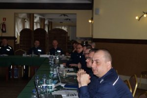 Narada służby prewencyjnej podczas zawodów policyjnych narciarzy