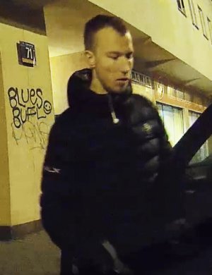 Zostali nagrani podczas kradzieży kół. Rozpoznajesz ich?