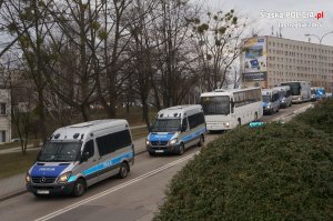 Policjanci zabezpieczają mecz piki nożnej w Jastrzębiu-Zdroju