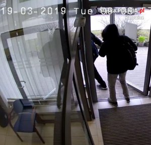 Poszukiwani sprawcy napadu na bank