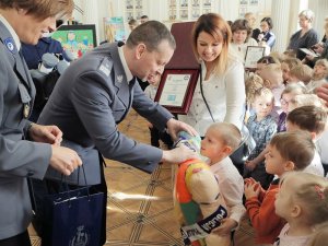 Uroczyste wręczenie nagród i wyróżnień w konkursie pn. &quot;Policjant i Ja&quot;