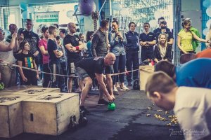 „Milion swingów dla autyzmu”- policjanci włączają się w akcję