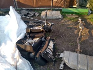 Policjanci ujawnili dwie &quot;dziuple&quot; demontażu i przechowywania kradzionych pojazdów