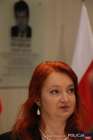 Kwiaty pod tablicą pamięci Ministra Stasiaka