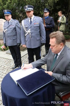 Centralne policyjne uroczystości upamiętniające ofiary zbrodni katyńskiej