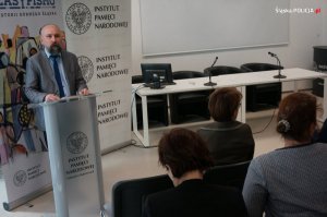 przemówienie kolejnej osoby