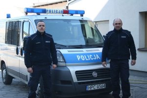 Policjanci ze żnińskiej &quot;drogówki” sierż. szt. Sławomir Siejkowski i sierż. Marcin Juszczak