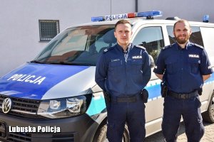 zdjęcie policjantów