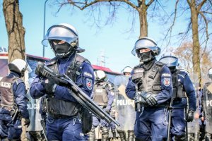 zdjęcie policjantów- ćwiczenia