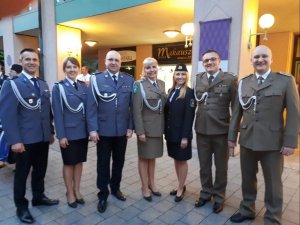 delegacja polskiej Policji i Straży Granicznej z węgierską funkcjonariuszką