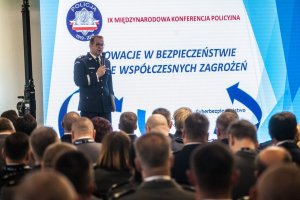 Konferencja naukowa - wystąpienie I Zastępcy Komendanta Głównego Policji