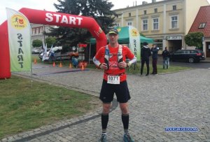 policjant Krystian Biegajło na starcie ultramaratonu
