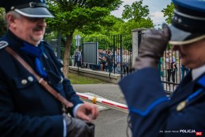 Tłumy gości w oczekiwaniu na otwarcie bram KGP