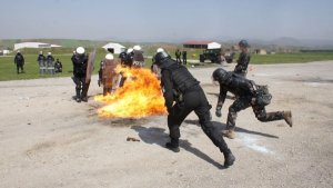 szkoleń zgrywających działania pomiędzy jednostkami KFOR, a komponentem EULEX.

 „Fire phobia” (pokonywanie płonących przeszkód)