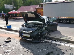 Rozbite samochody oraz akcja ratunkowa podczas wypadku na drodze krajowej nr 19 w  Żyznowie