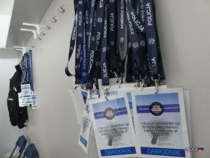 identyfikatory na smyczach
