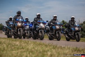 Dzień otwarty Centrum Szkolenia Policji w Legionowie – pokaz techniki jazdy motorem