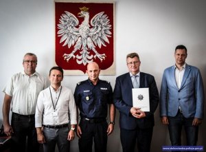 Wspólne zdjęcie osób uczestniczących w spotkaniu