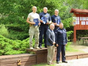 Zwycięska drużyna na podium