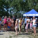 piknik policyjny dot. zasad bezpiecznego spędzania wakacji nad wodą