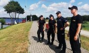 Słuchacze szkolenia podstawowego i policjanci z Włocławka w patrolu pieszym