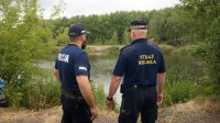 policjanci patrolują akweny wodne