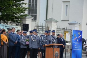 Komendant Miejski Policji w Suwałkach wita zebranych gości