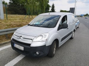 zdjęcie podejrzanego citroena