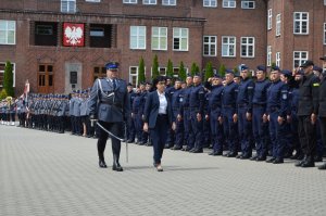 Przegląd pododdziałów słuchaczy.