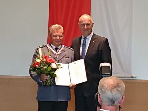 Oficer Łącznikowy Policji w Niemczech młodszy inspektor Wiesław Gom – odznaczony orderem za zasługi dla Brandenburgii