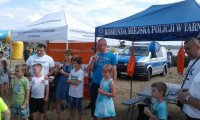 policjanci na pikniku profilaktycznym