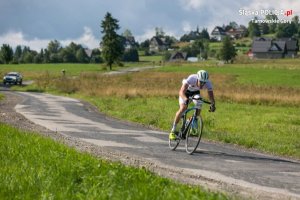 policjant podczas wyścigu tour de pologne