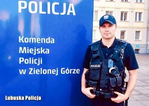 Policjant w mundurze