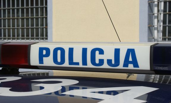 napis policja na radiowozie