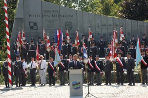 W imieniu ministra MON uroczystość uświetnił Wojciech Skórkiewicz Sekretarz stanu MON